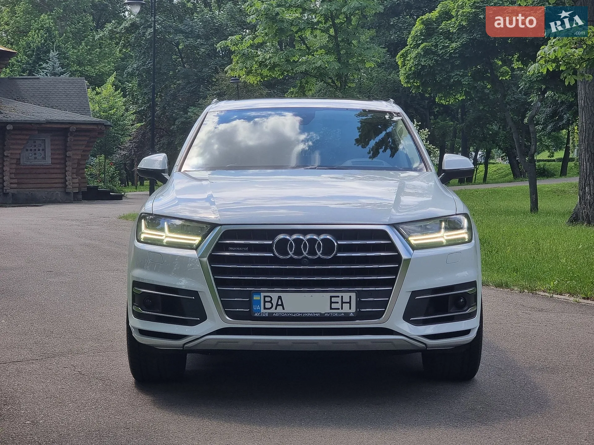 Audi Q7 2017 VIN WA1VAAF70JD018533 фото оголошення 2 з 69