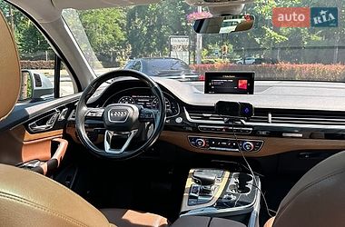 Внедорожник / Кроссовер Audi Q7 2016 в Буче