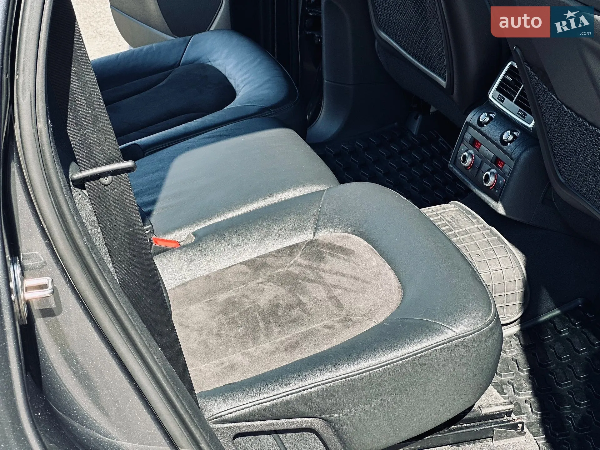 2010 Audi Q7 - мініатюра 8
