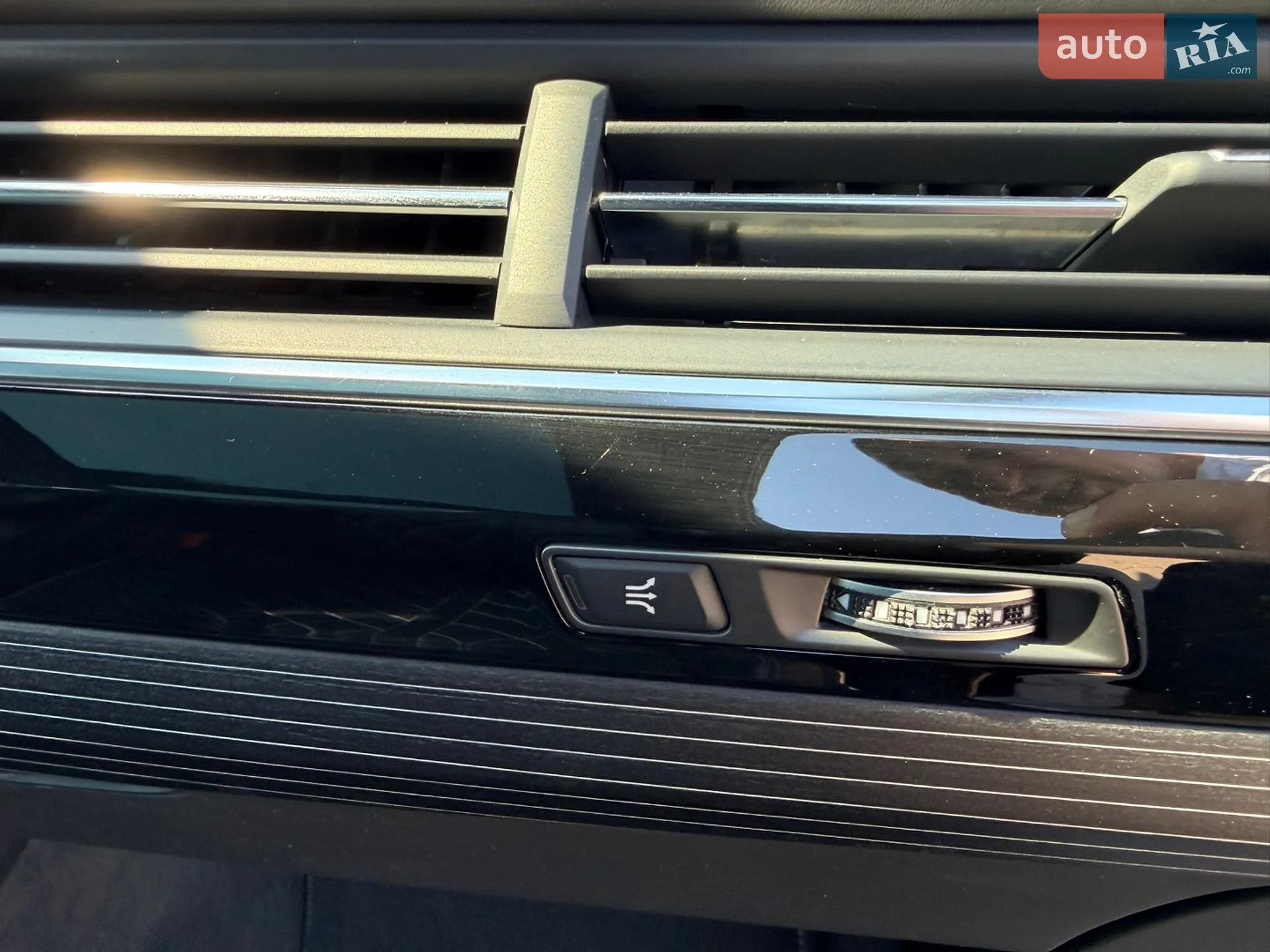 Audi Q7 2018 VIN WAUZZZ4M8JD034497 фото оголошення 44 з 71
