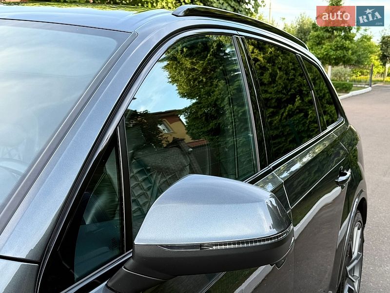 Позашляховик / Кросовер Audi Q7 2020 в Рівному