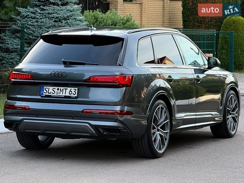 Позашляховик / Кросовер Audi Q7 2020 в Рівному