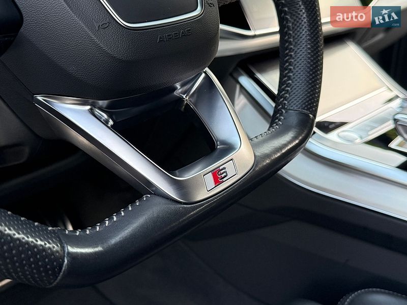 Позашляховик / Кросовер Audi Q7 2020 в Рівному