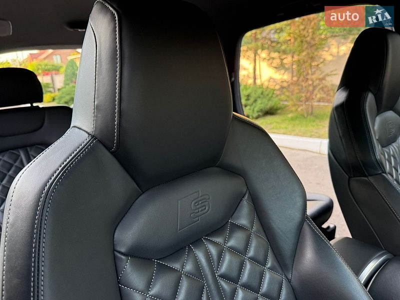Позашляховик / Кросовер Audi Q7 2020 в Рівному