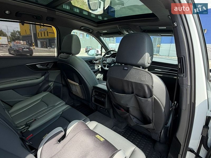 Позашляховик / Кросовер Audi Q7 2024 в Києві