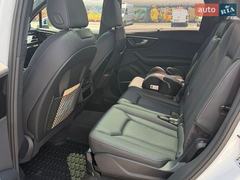 Позашляховик / Кросовер Audi Q7 2024 в Києві