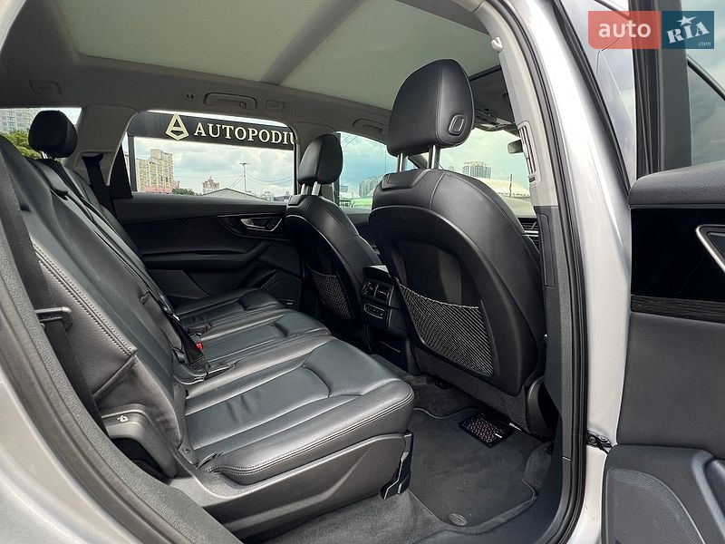 Внедорожник / Кроссовер Audi Q7 2015 в Киеве