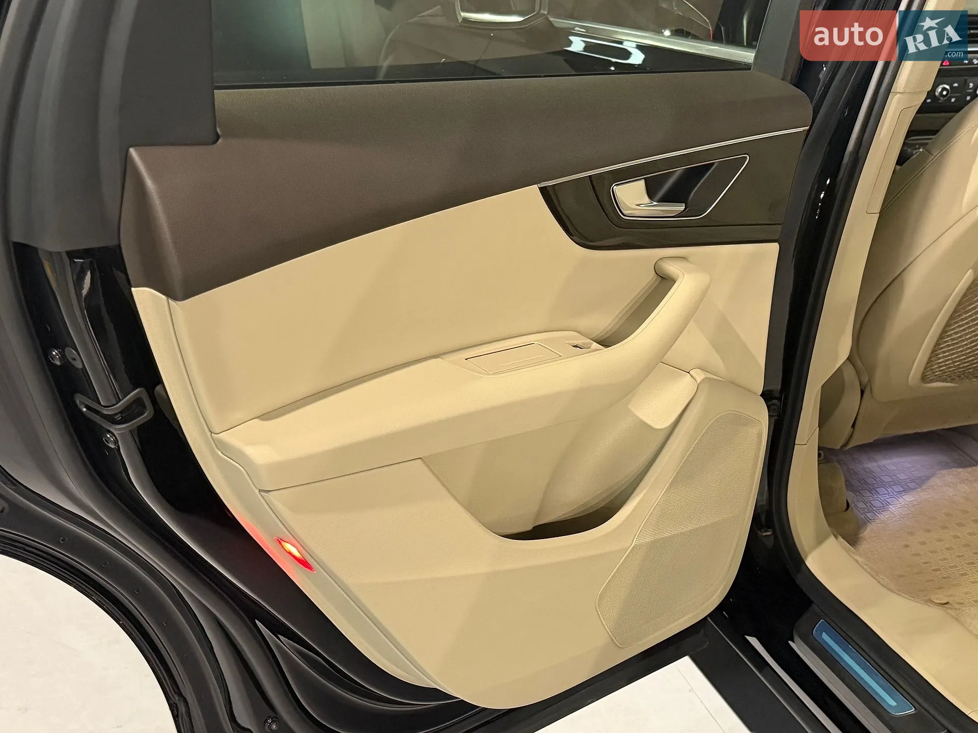 2016 Audi Q7 - мініатюра 18