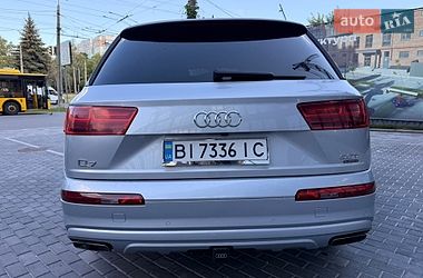 Внедорожник / Кроссовер Audi Q7 2016 в Полтаве