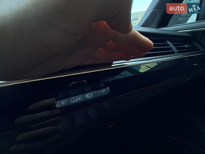 Внедорожник / Кроссовер Audi Q7 2016 в Полтаве