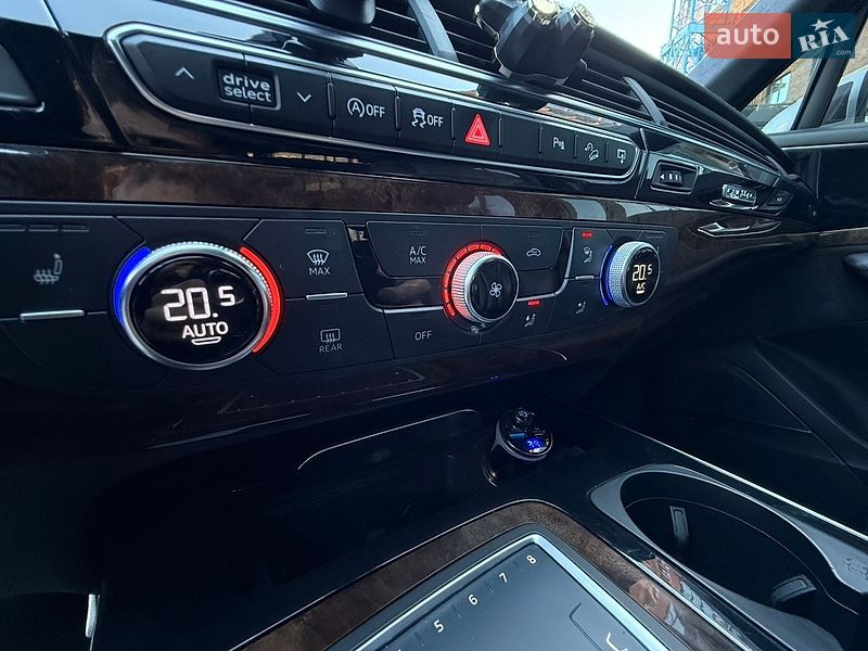Внедорожник / Кроссовер Audi Q7 2016 в Полтаве