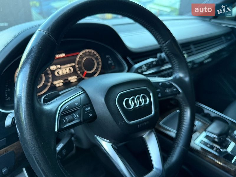 Внедорожник / Кроссовер Audi Q7 2016 в Полтаве