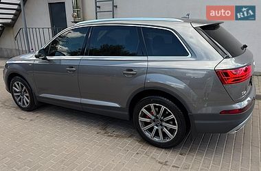 Позашляховик / Кросовер Audi Q7 2016 в Києві