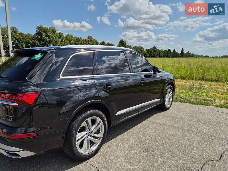 Внедорожник / Кроссовер Audi Q7 2022 в Киеве