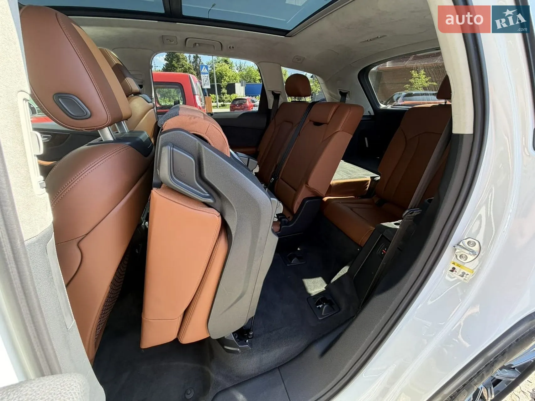 Audi Q7 2018 VIN WA1VAAF72JD038878 фото оголошення 10 з 53