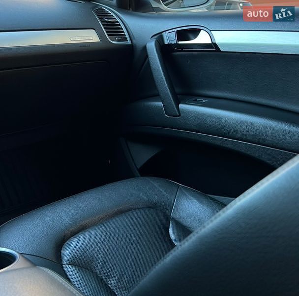 Позашляховик / Кросовер Audi Q7 2012 в Умані