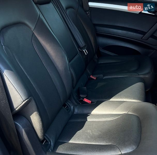 Позашляховик / Кросовер Audi Q7 2012 в Умані