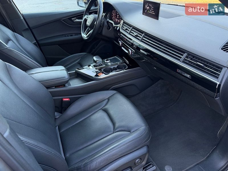Позашляховик / Кросовер Audi Q7 2017 в Києві