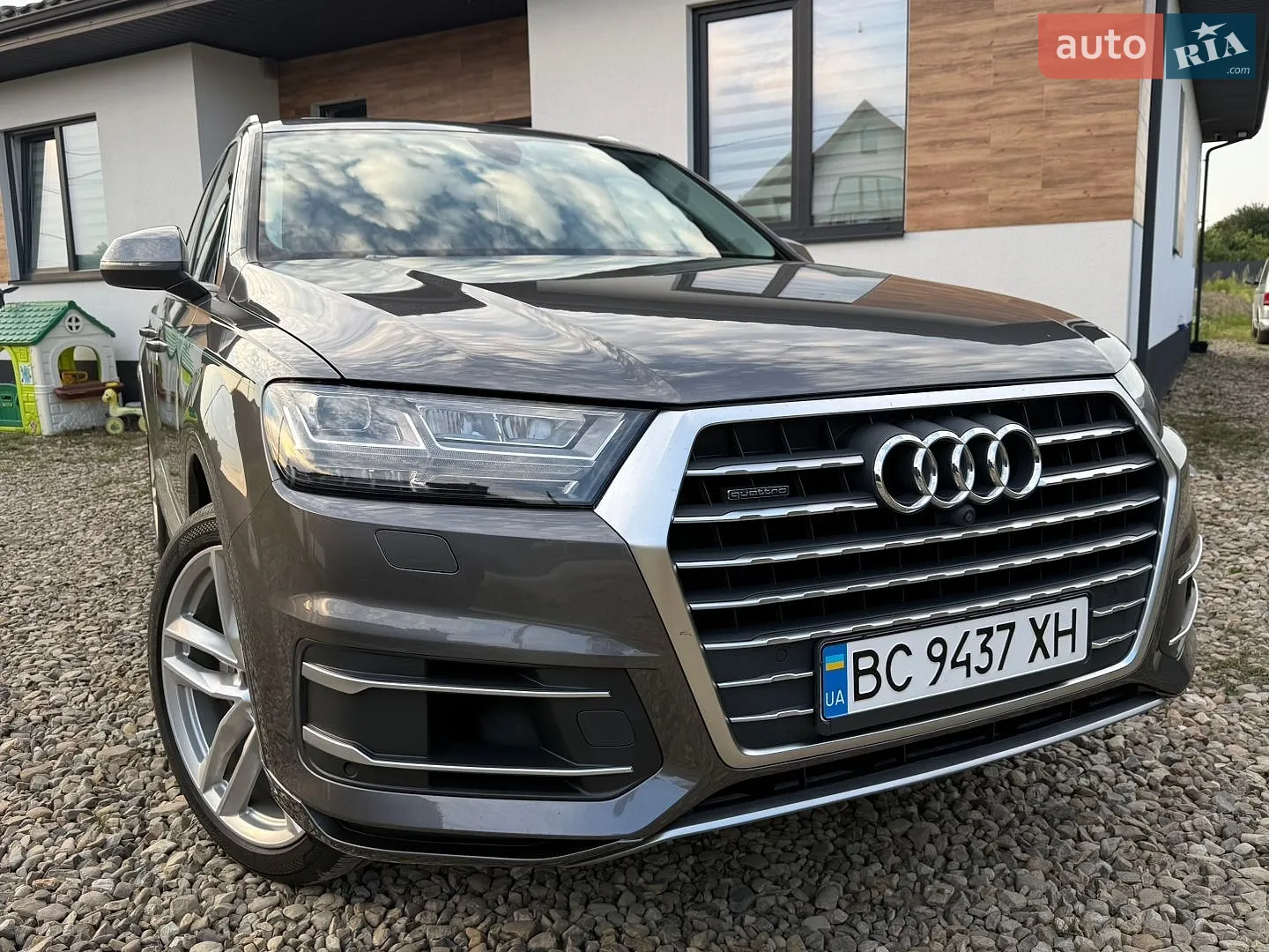 Audi Q7 2018 VIN WA1VAAF77JD032140 фото оголошення 5 з 117