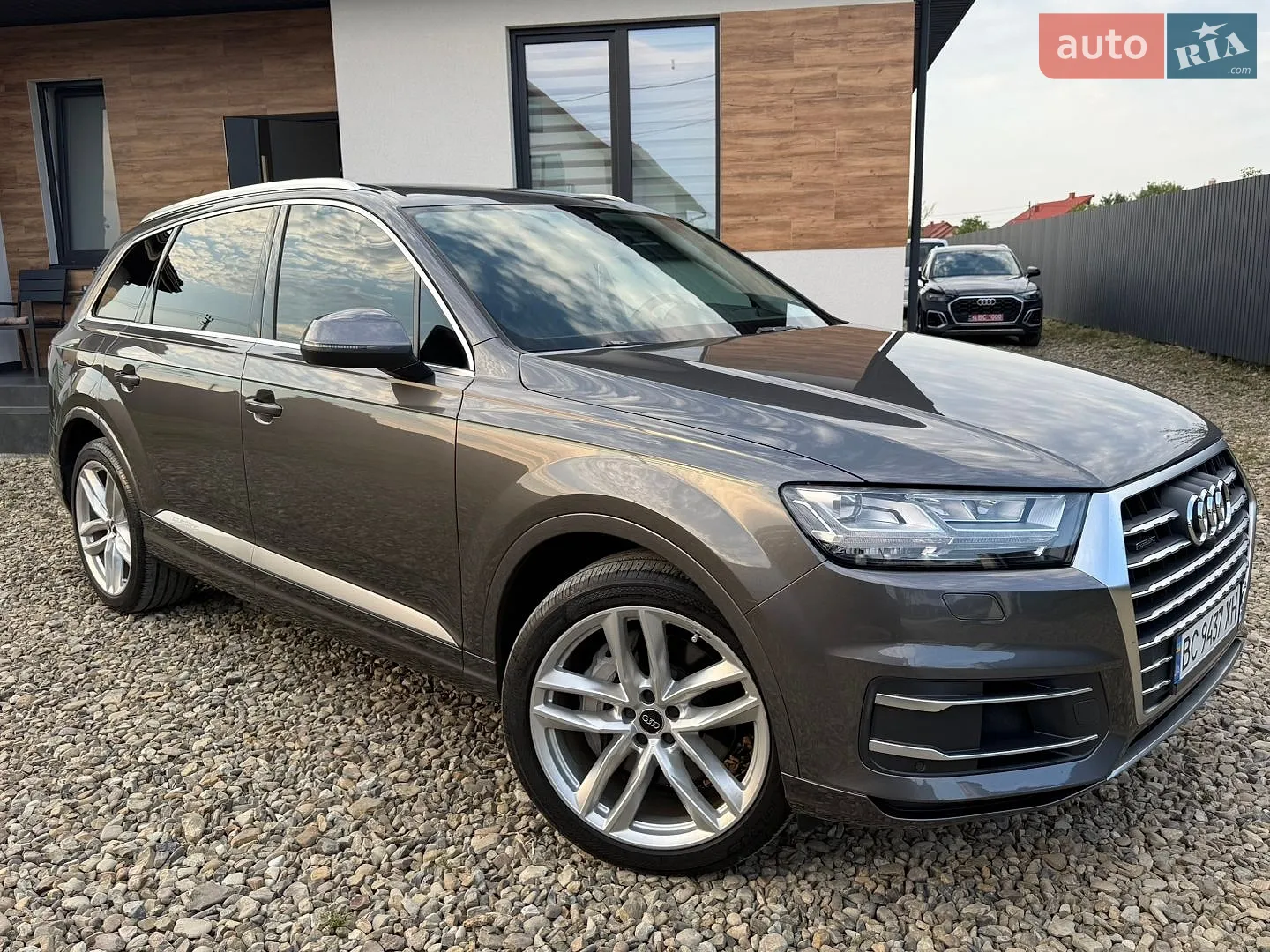 Audi Q7 2018 VIN WA1VAAF77JD032140 фото оголошення 8 з 117
