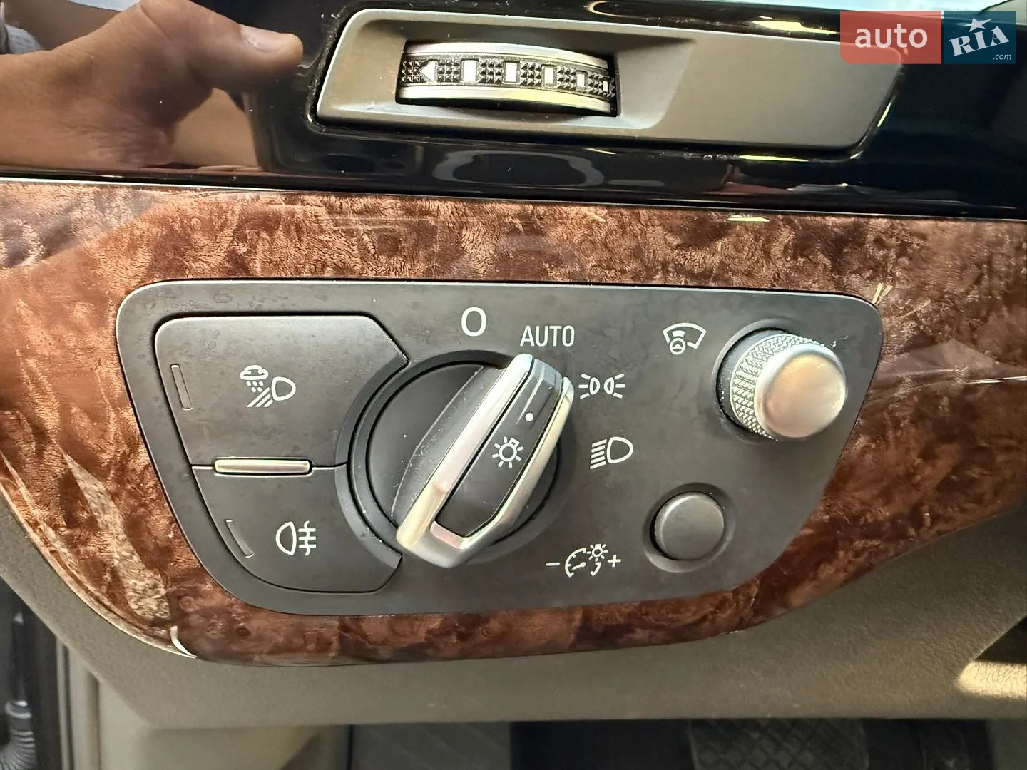 Audi Q7 2018 VIN WA1VAAF77JD032140 фото оголошення 87 з 117