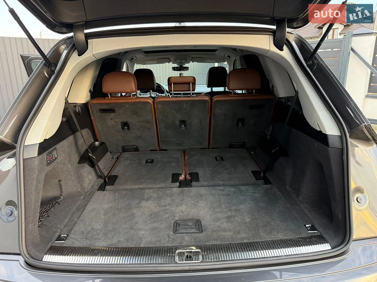 Audi Q7 2018 VIN WA1VAAF77JD032140 фото оголошення 108 з 117