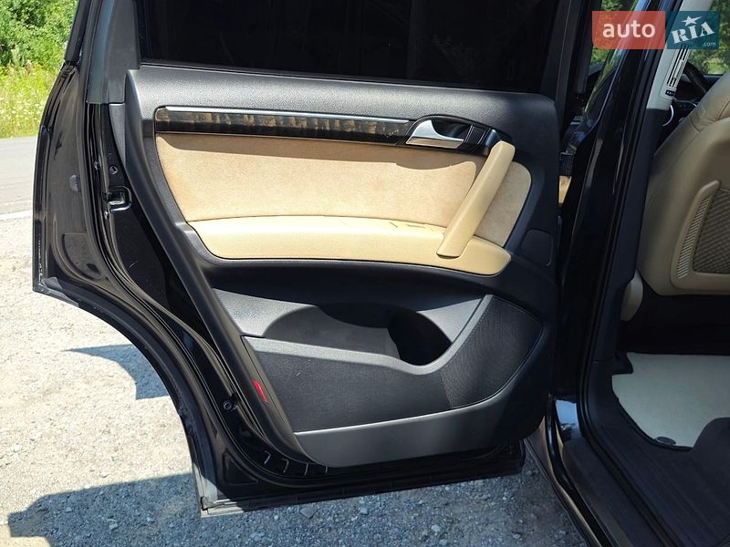 Позашляховик / Кросовер Audi Q7 2013 в Івано-Франківську