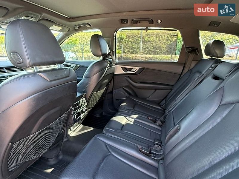 Позашляховик / Кросовер Audi Q7 2018 в Бучі