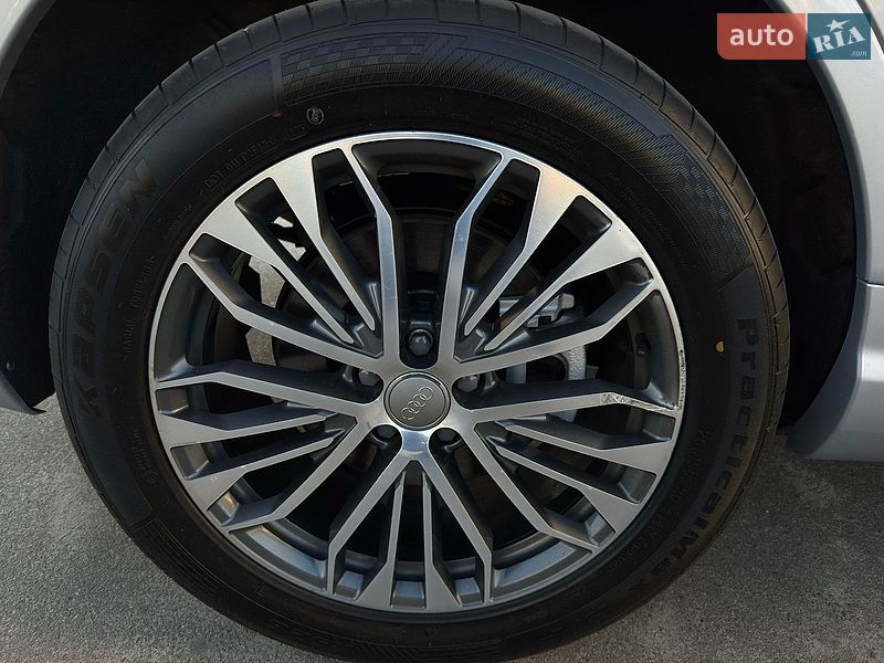 Внедорожник / Кроссовер Audi Q7 2017 в Киеве