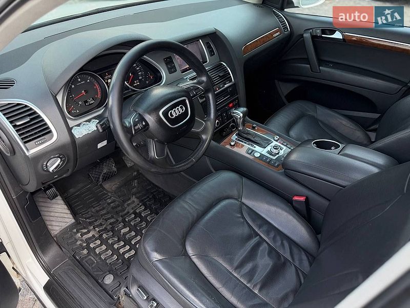 Позашляховик / Кросовер Audi Q7 2013 в Дніпрі