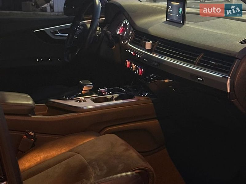 Внедорожник / Кроссовер Audi Q7 2015 в Киеве