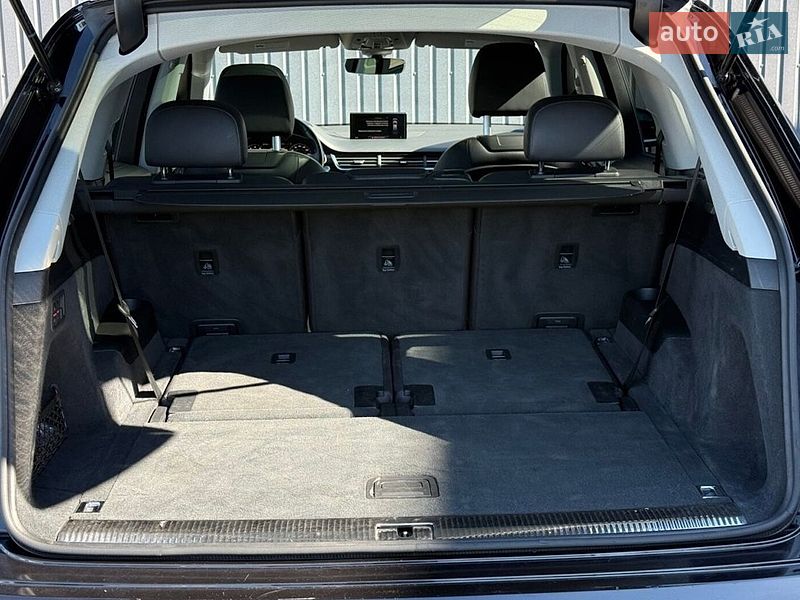 Позашляховик / Кросовер Audi Q7 2017 в Мукачевому
