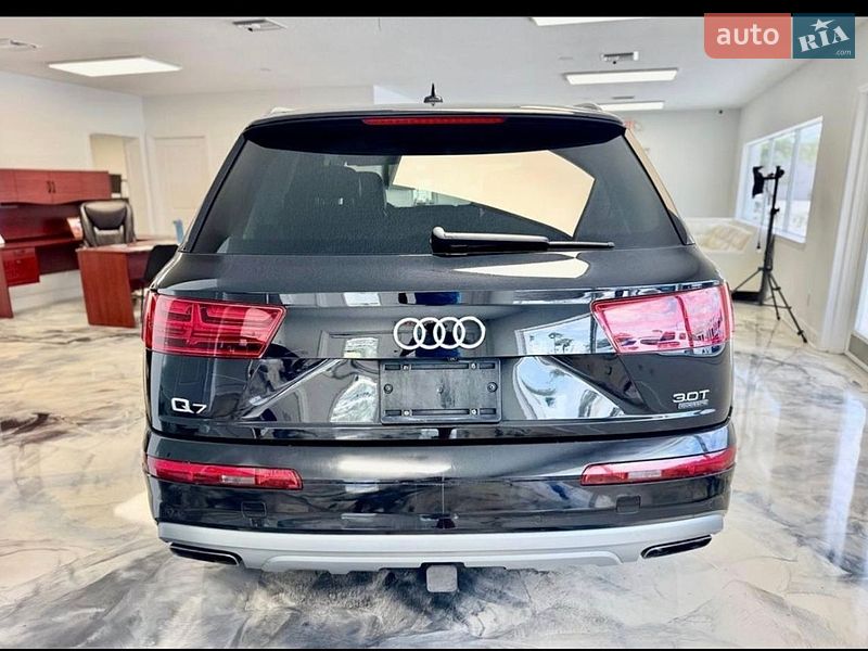 Позашляховик / Кросовер Audi Q7 2017 в Мукачевому