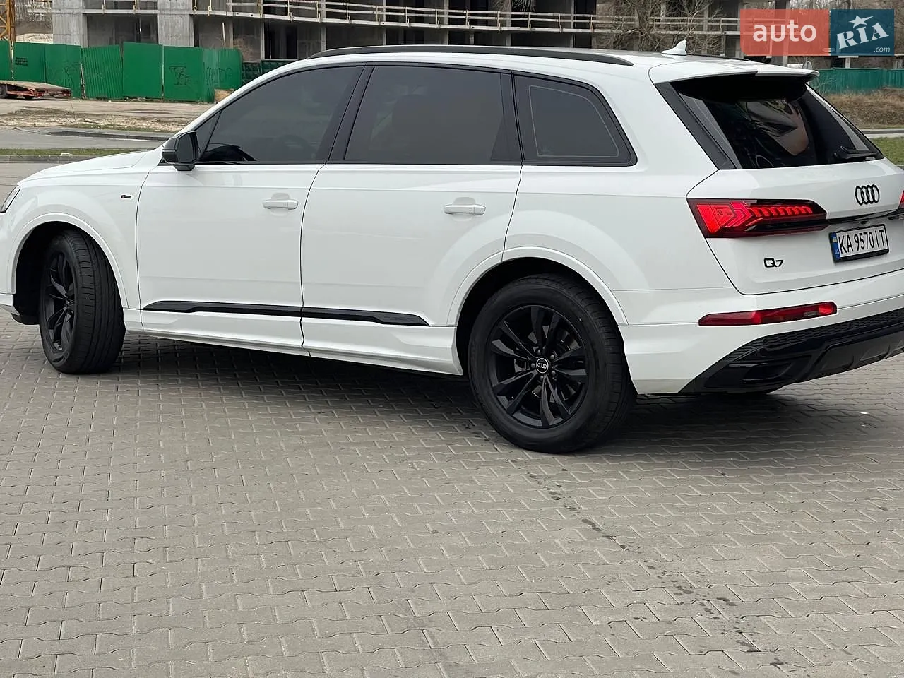 Audi Q7 2018 VIN WA1WAAF76JD045658 фото оголошення 17 з 23