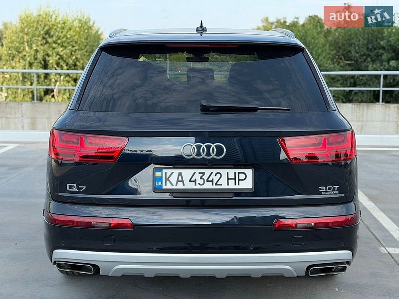 Позашляховик / Кросовер Audi Q7 2016 в Києві