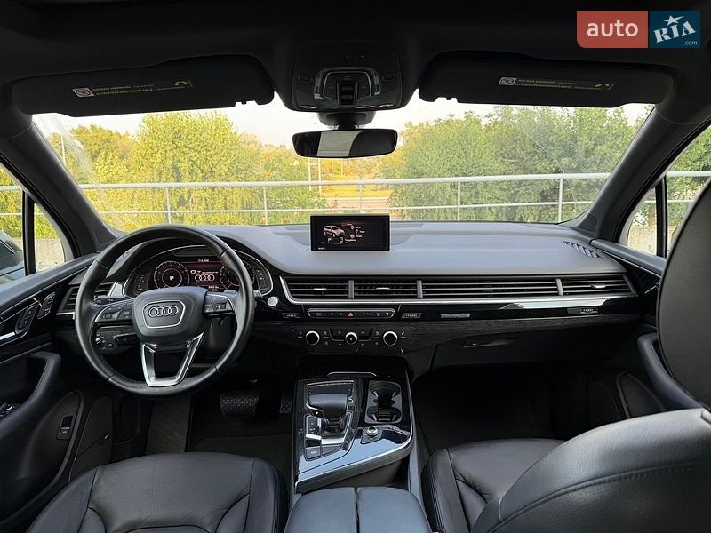 Позашляховик / Кросовер Audi Q7 2016 в Києві