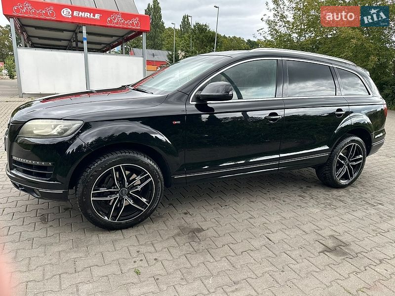 Позашляховик / Кросовер Audi Q7 2011 в Дубні