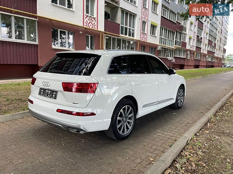 Внедорожник / Кроссовер Audi Q7 2017 в Полтаве