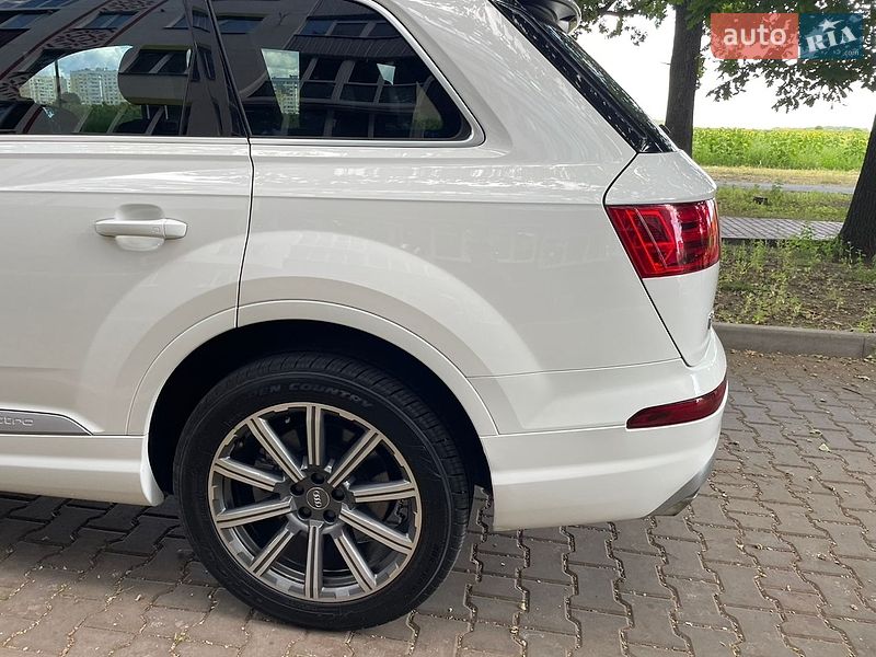 Внедорожник / Кроссовер Audi Q7 2017 в Полтаве