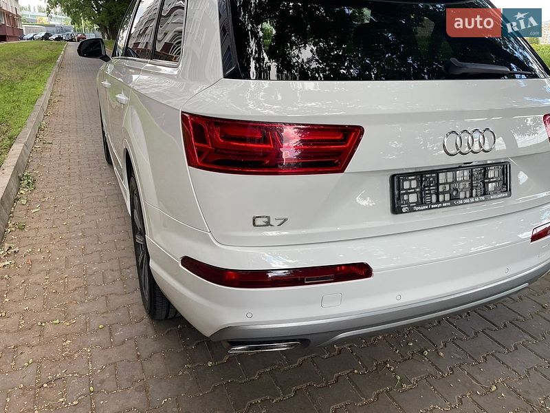 Внедорожник / Кроссовер Audi Q7 2017 в Полтаве