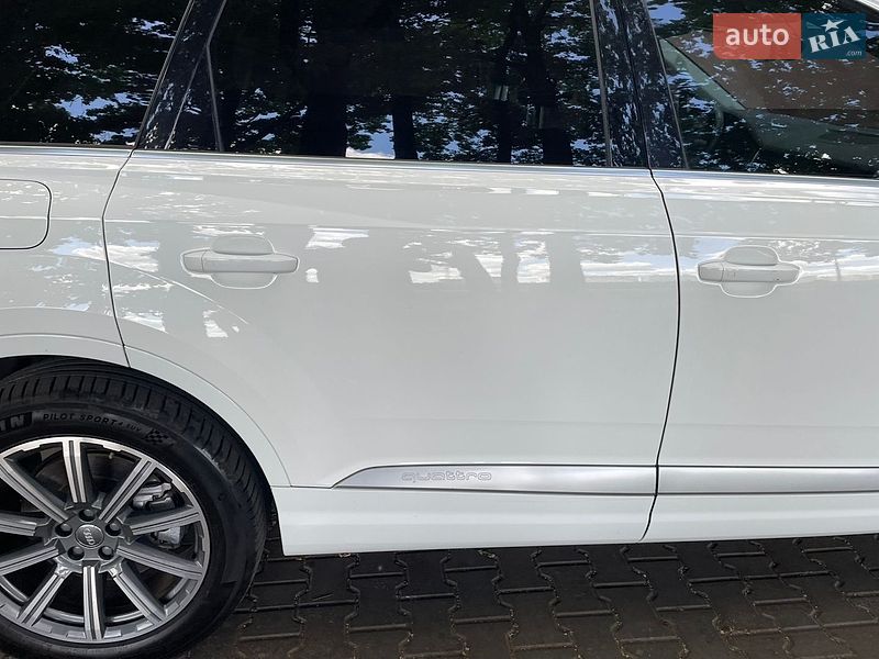 Внедорожник / Кроссовер Audi Q7 2017 в Полтаве