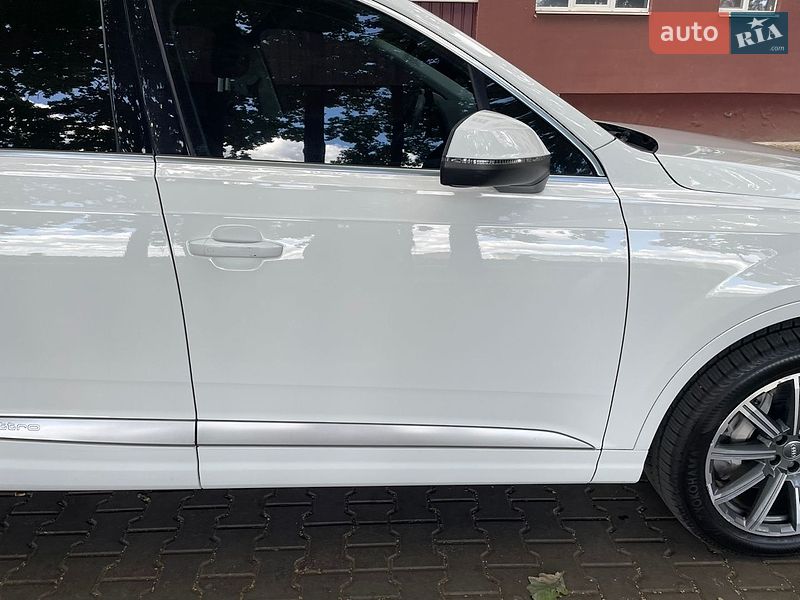 Внедорожник / Кроссовер Audi Q7 2017 в Полтаве