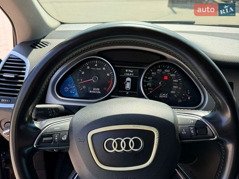 Позашляховик / Кросовер Audi Q7 2011 в Чернівцях