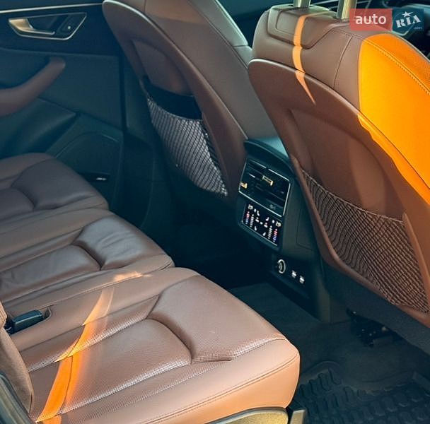 Позашляховик / Кросовер Audi Q7 2020 в Дніпрі фото 19 Позашляховик / Кросовер Audi Q7 2020 в Дніпрі