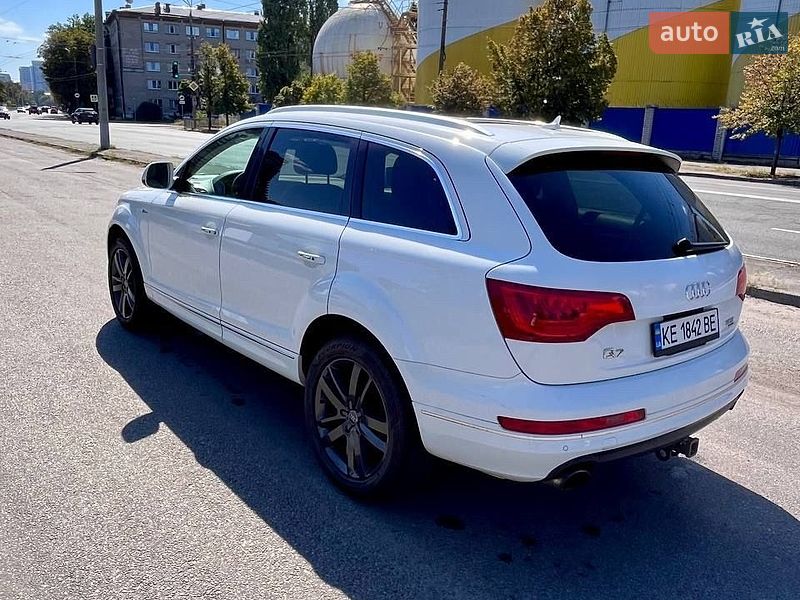 Внедорожник / Кроссовер Audi Q7 2014 в Днепре