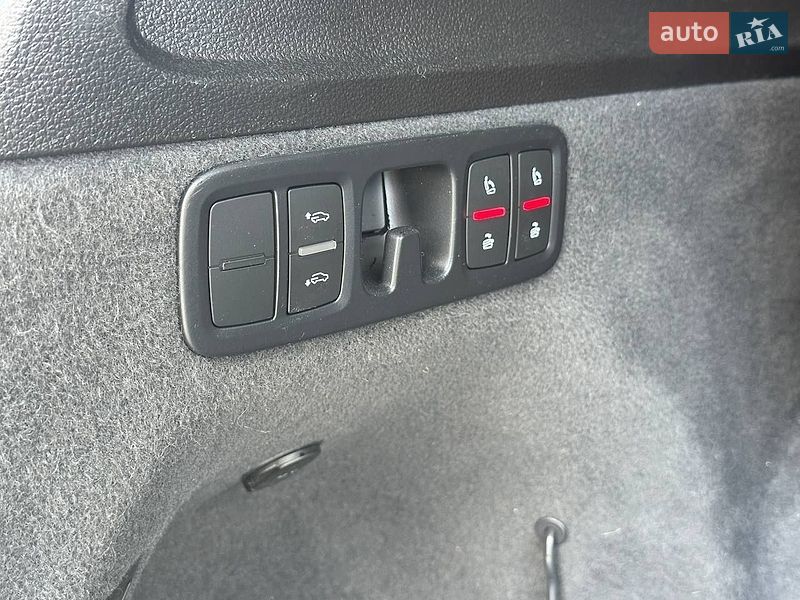 Внедорожник / Кроссовер Audi Q7 2016 в Луцке