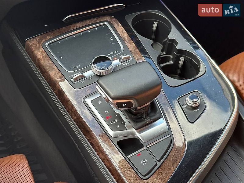 Внедорожник / Кроссовер Audi Q7 2016 в Луцке