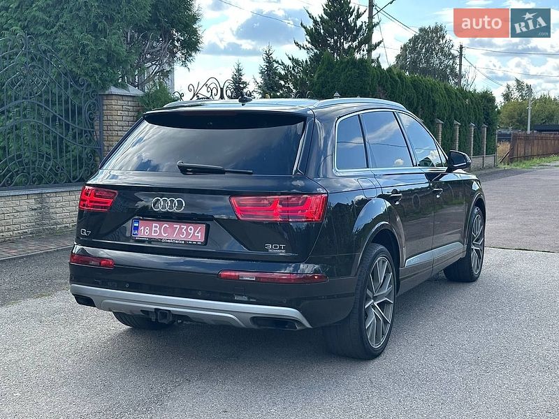 Внедорожник / Кроссовер Audi Q7 2016 в Луцке