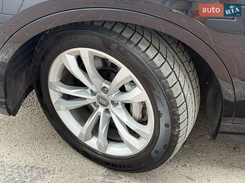 Позашляховик / Кросовер Audi Q7 2016 в Львові