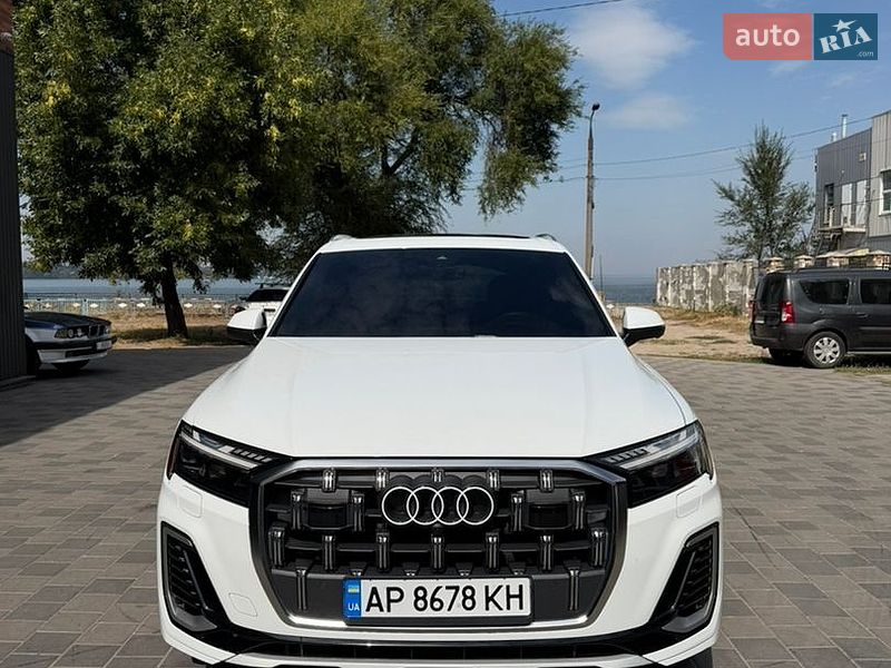 Внедорожник / Кроссовер Audi Q7 2024 в Днепре